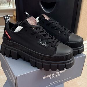 Palladium Black Rugged Platform Shoes. NEW IN BOX Size 8.5